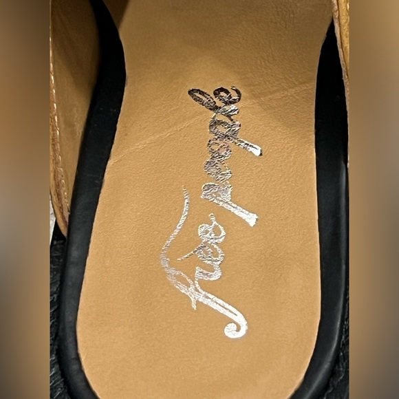 New Free People brown suede loafers with chain detail - Picture 6 of 8